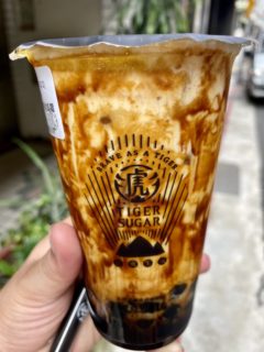 老虎堂 TigerSugarの黒糖タピオカミルクティー